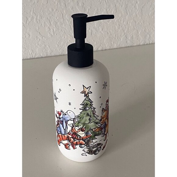 Disney Winnie The Pooh And Friends Christmas Tree Soap Dispenser Ceramic NEW - Picture 4 of 14